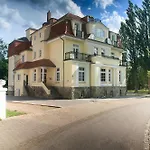 Dirks Am Schloss Pensjonat